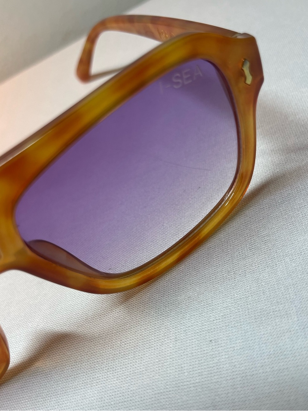 I-SEA Women's Amber Tortoise Sunglasses with Purple Gradient Polarized Lenses - Picture 5 of 5